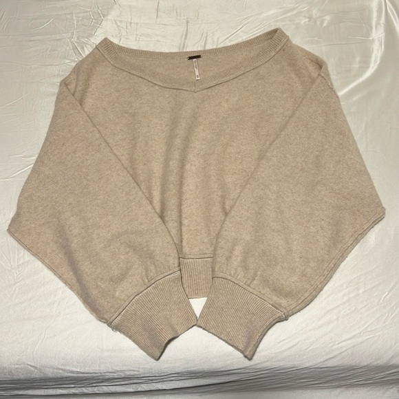 Free People soft sweater - Picture 1 of 2